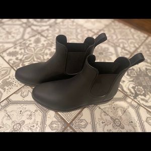 Rain boots -size 8- black- worn once